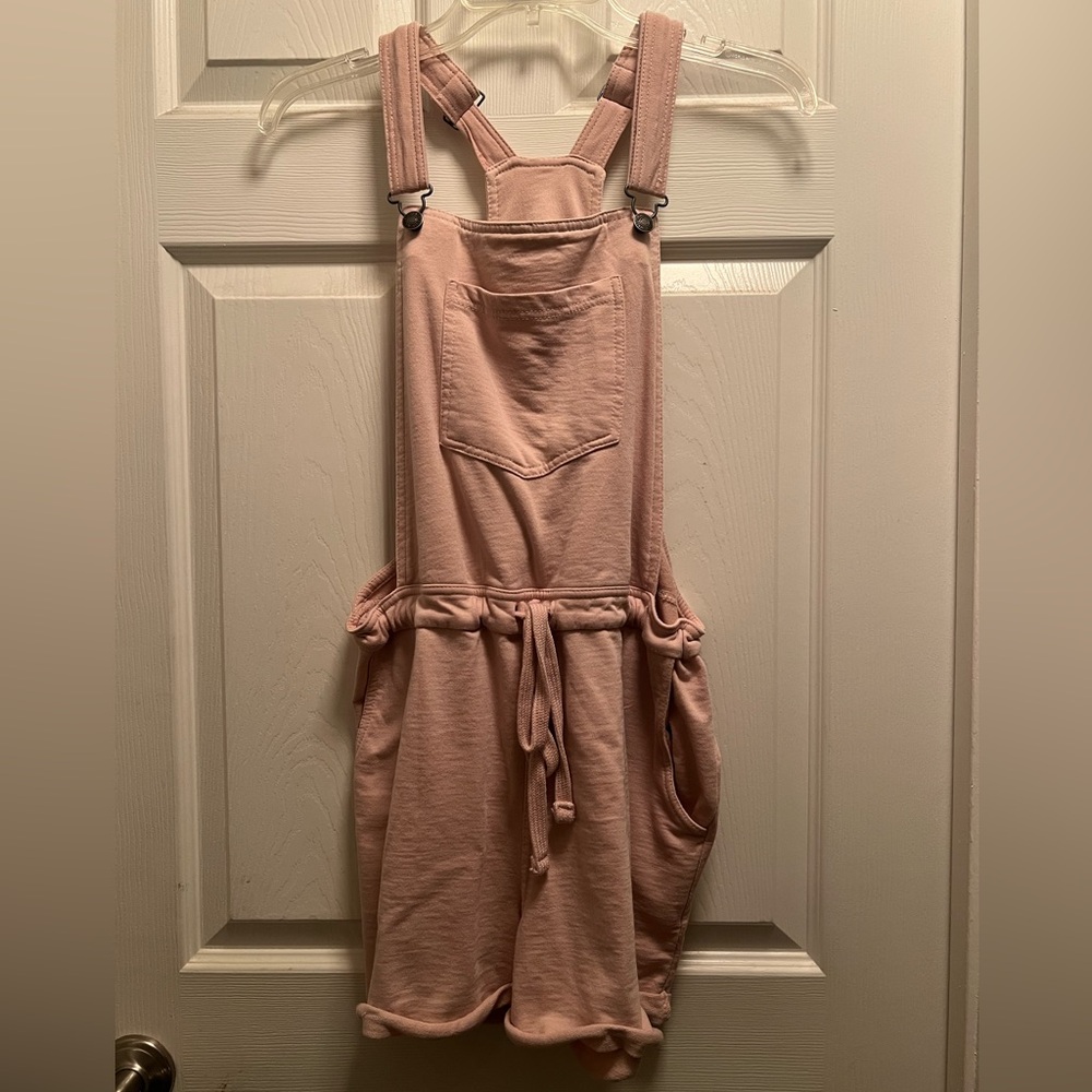 Wallflower. Large, light pink, cotton overalls.